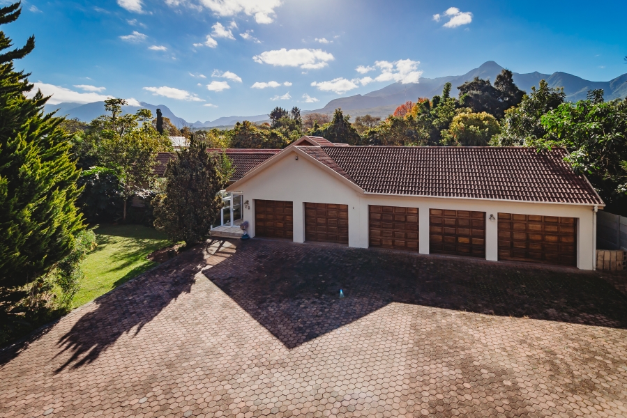 5 Bedroom Property for Sale in Heatherlands Western Cape